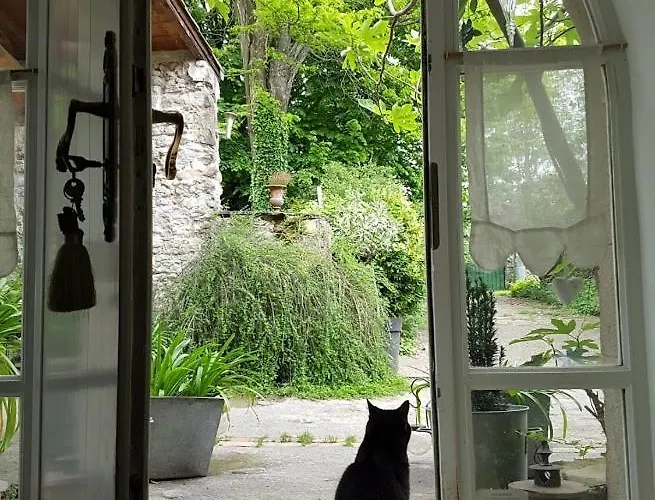 Le Clos De L'ambre Bed & Breakfast Divajeu