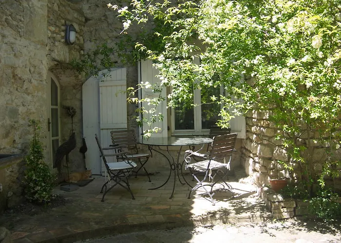 לינה וארוחת בוקר Le Clos De L'ambre