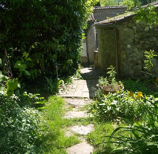 Bed & Breakfast Le Clos De L'ambre Divajeu